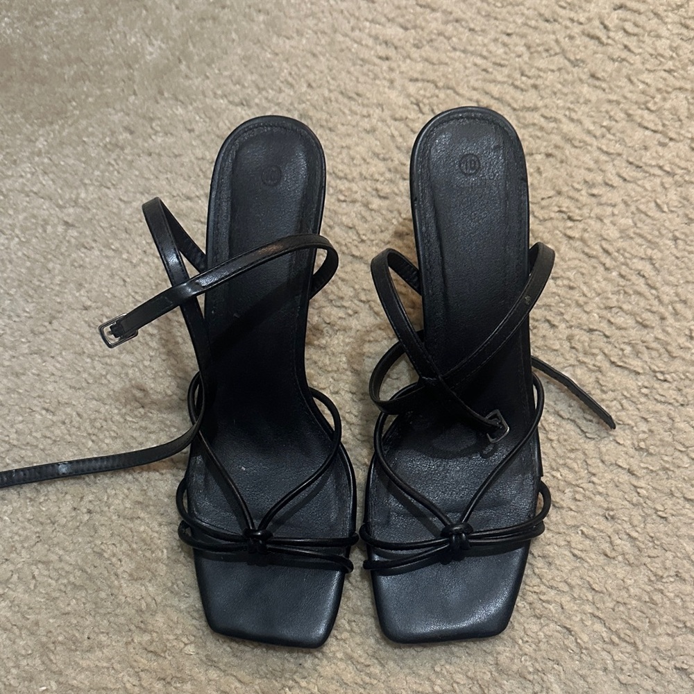 Elegant Black Strappy Women's Sandals